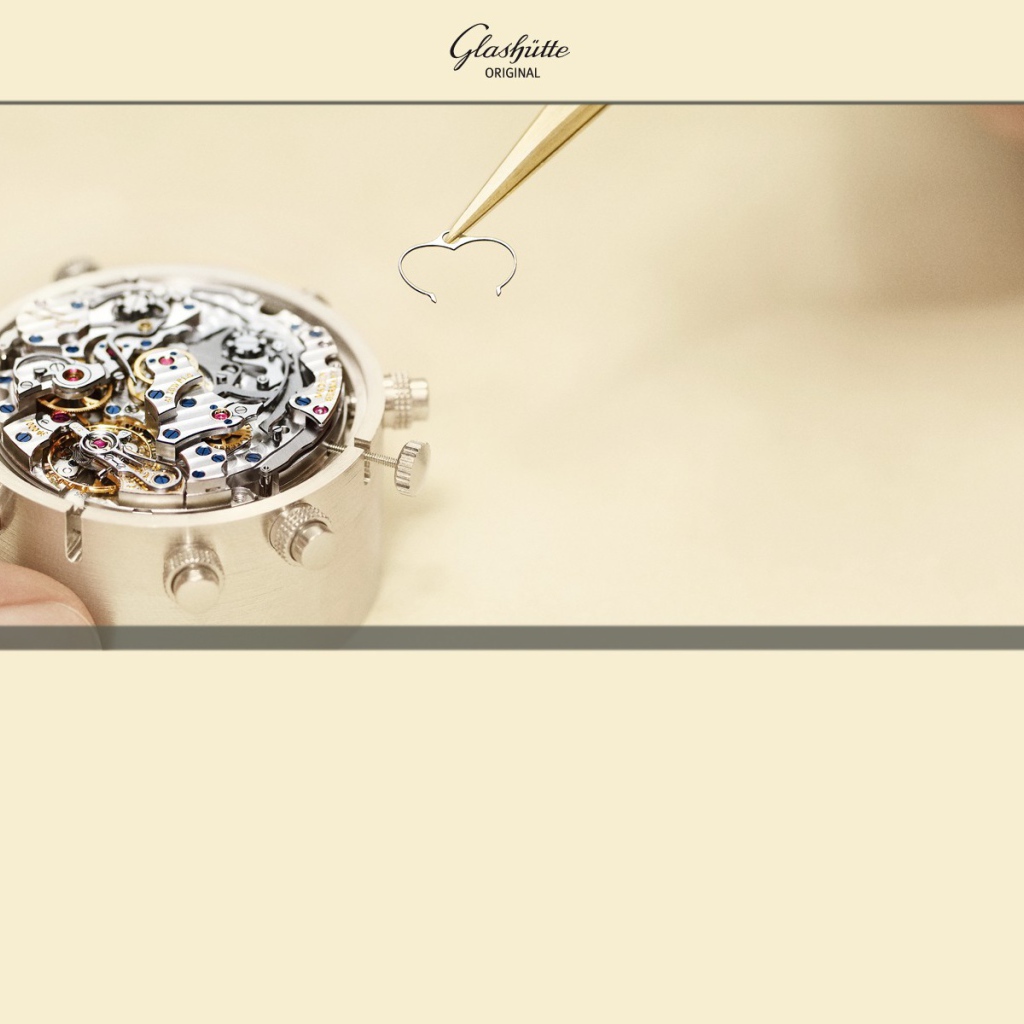 Сборка механизма дорогих белых часов