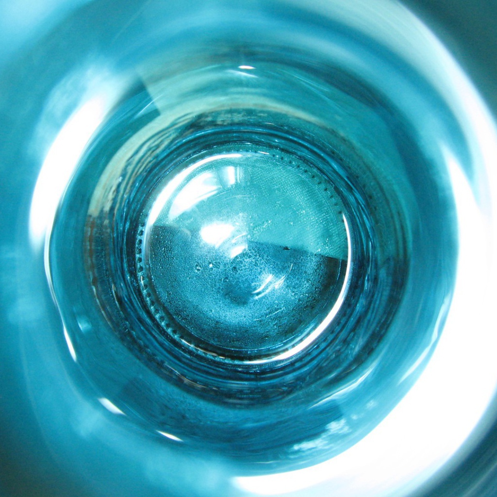 Дно стеклянного сосуда