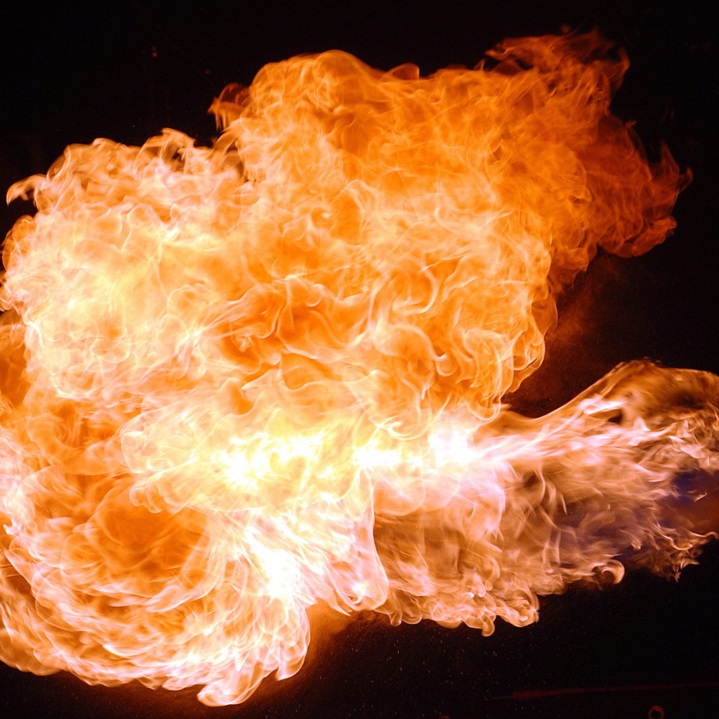 Пламя из огнемета