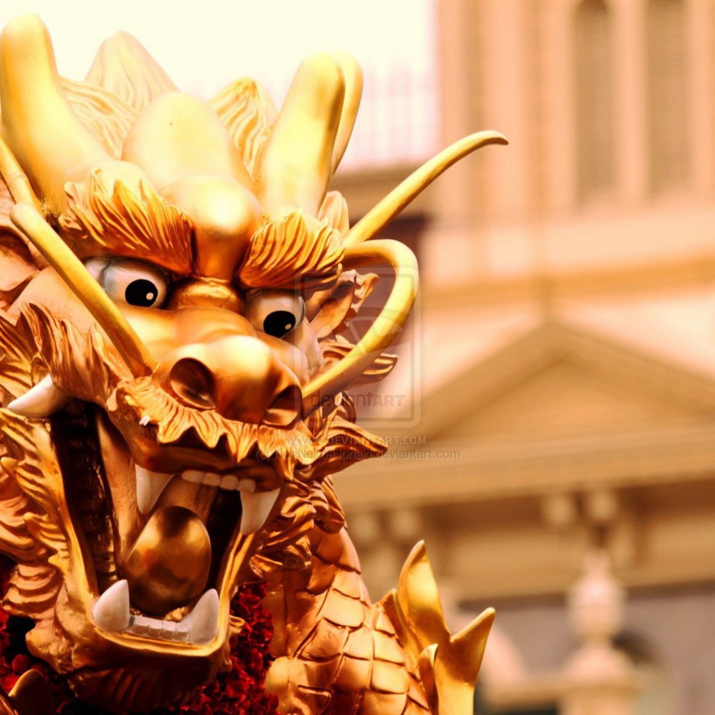 Голова золотого дракона