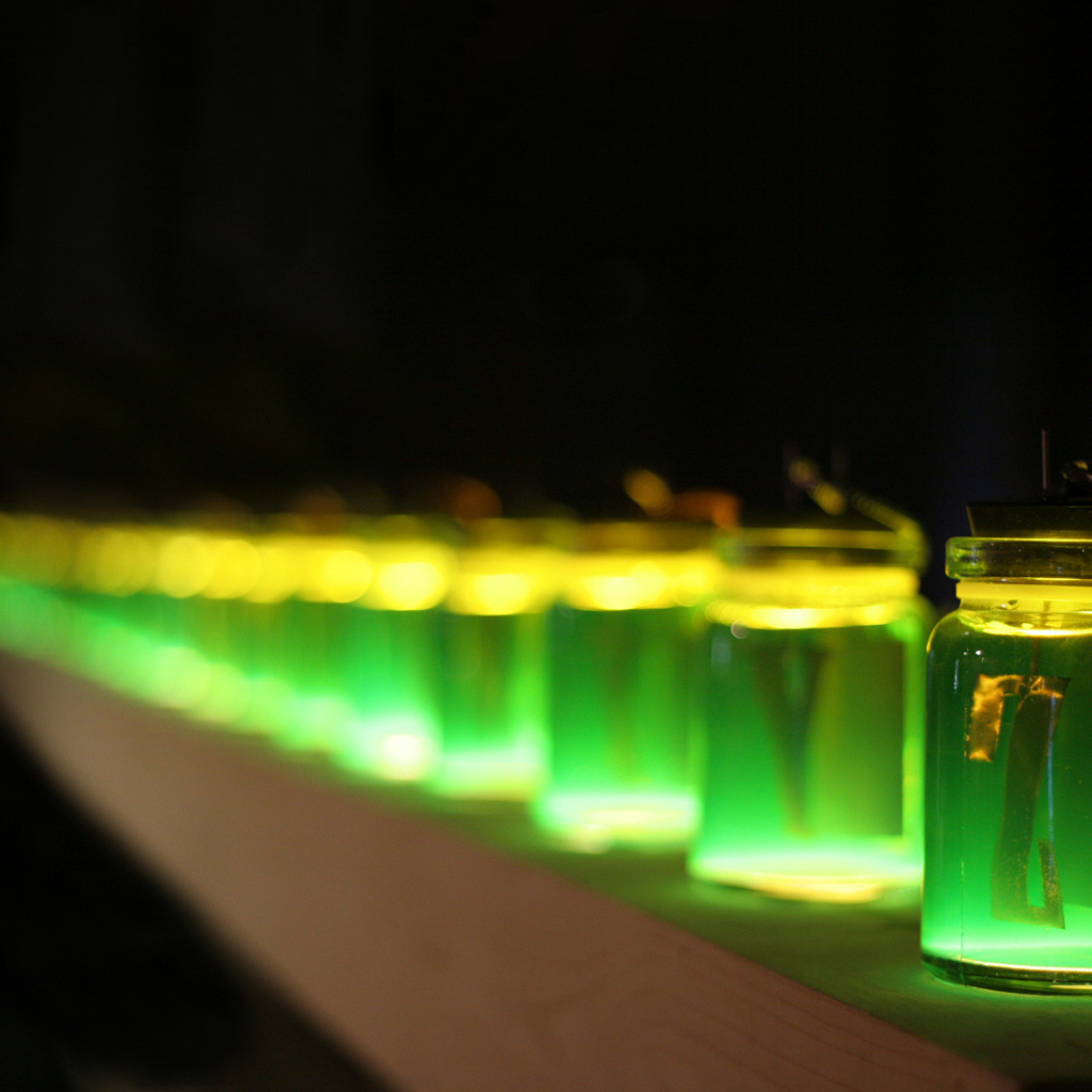 Ряд баночек 