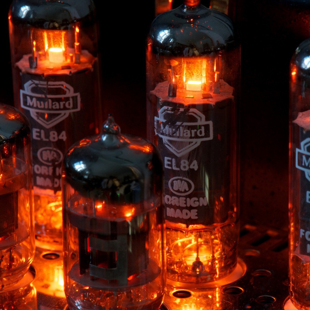 Работающие вакуумные лампы