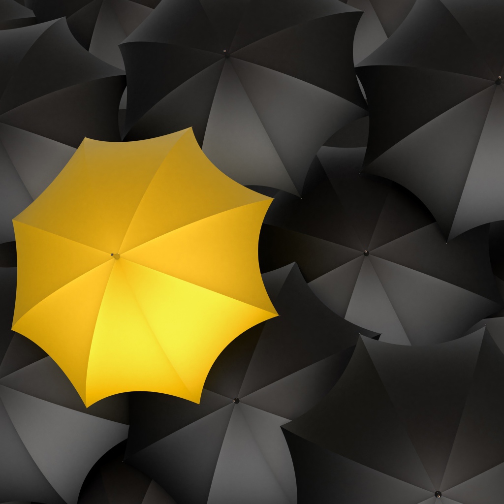 Желтый зонт среди черных