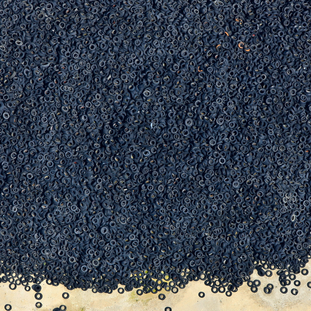 Резиновые покрышки автомобилей