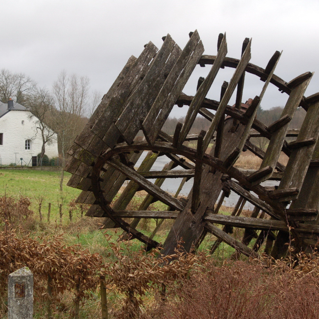 Колесо от водяной мельницы