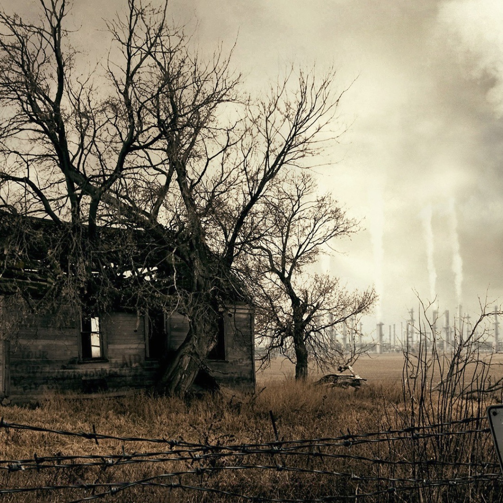 Заброшенный дом в опасной зоне