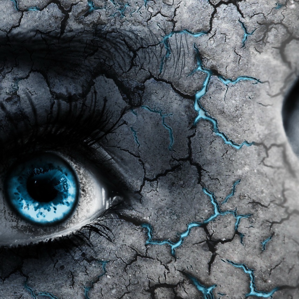 Голубые трещины на лице