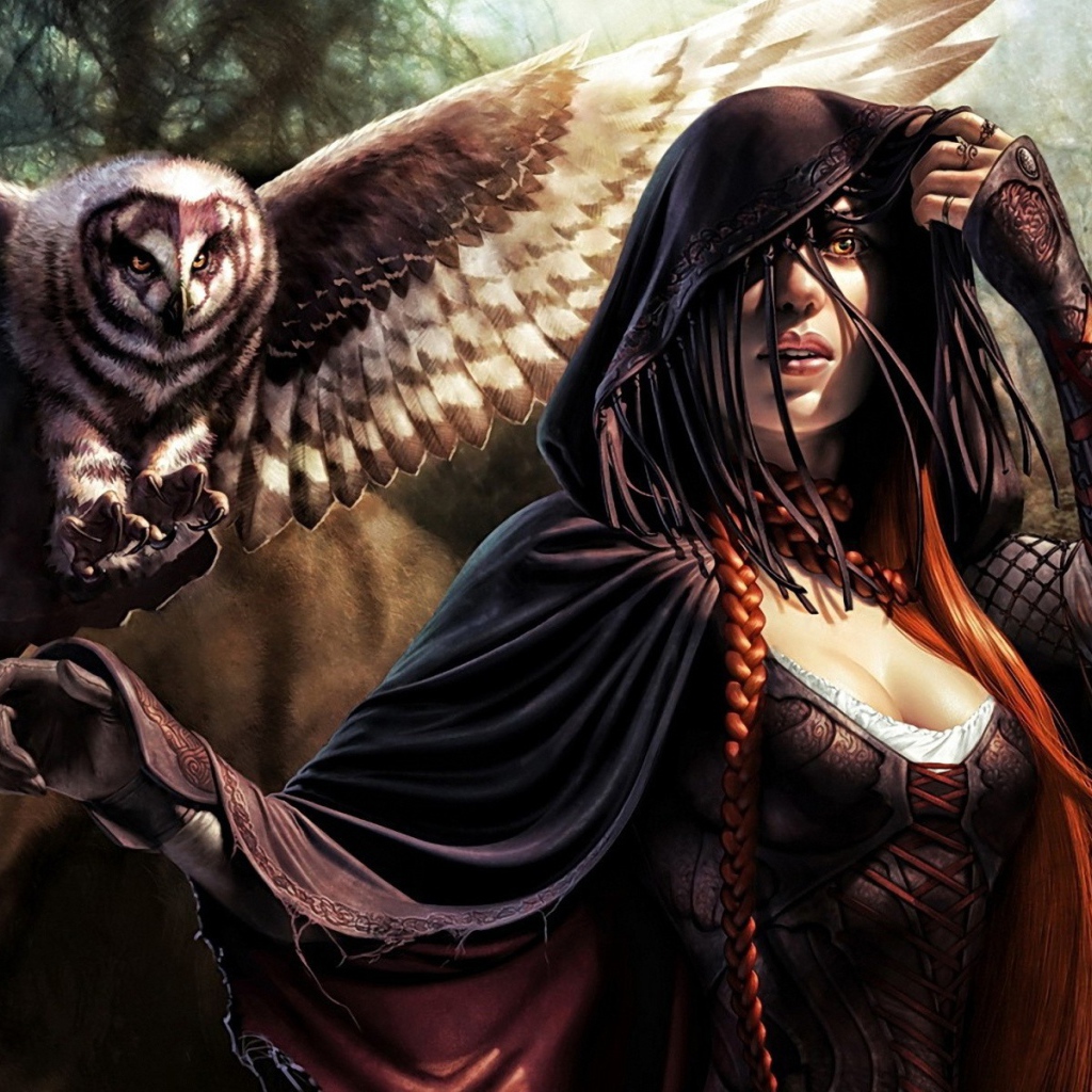 Сова на руке повелительницы диких животных