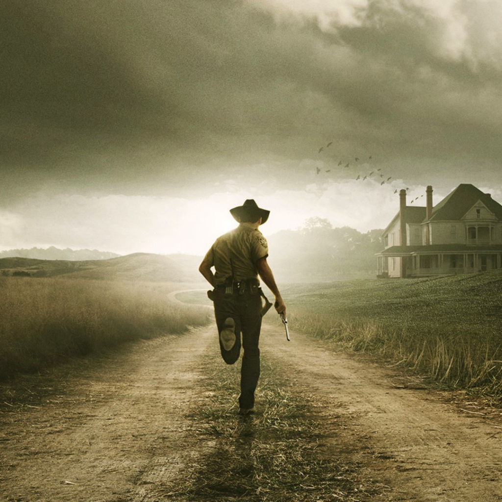 Шериф бежит по сельской дороге