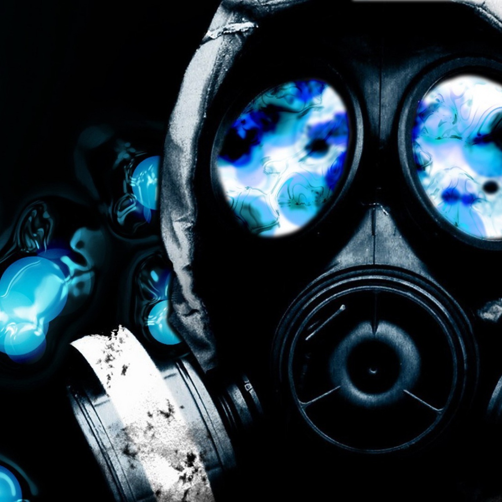 Сталкер в маске с голубыми стеклами