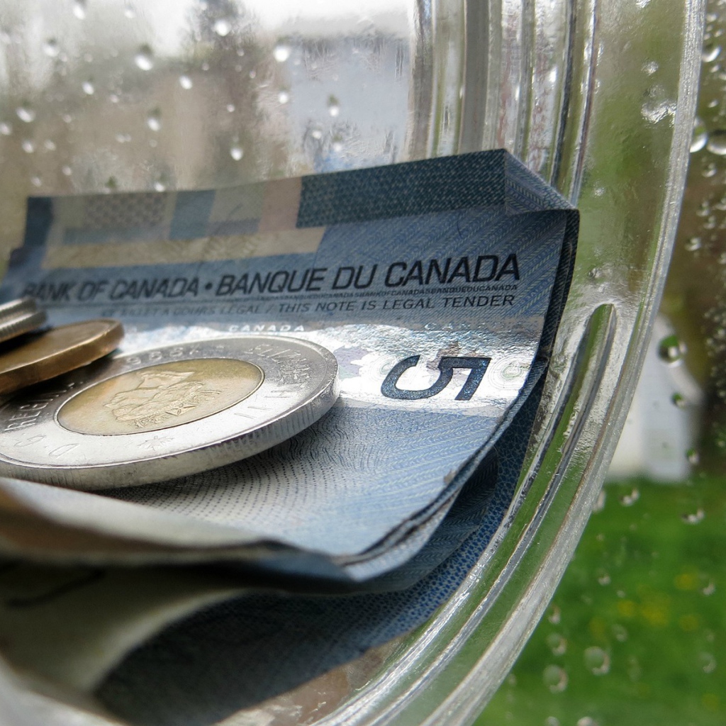 Монеты и банкноты Канады