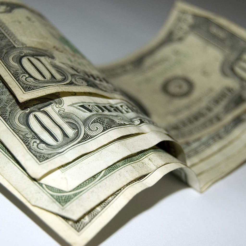 Несколько десятидолларовых купюр