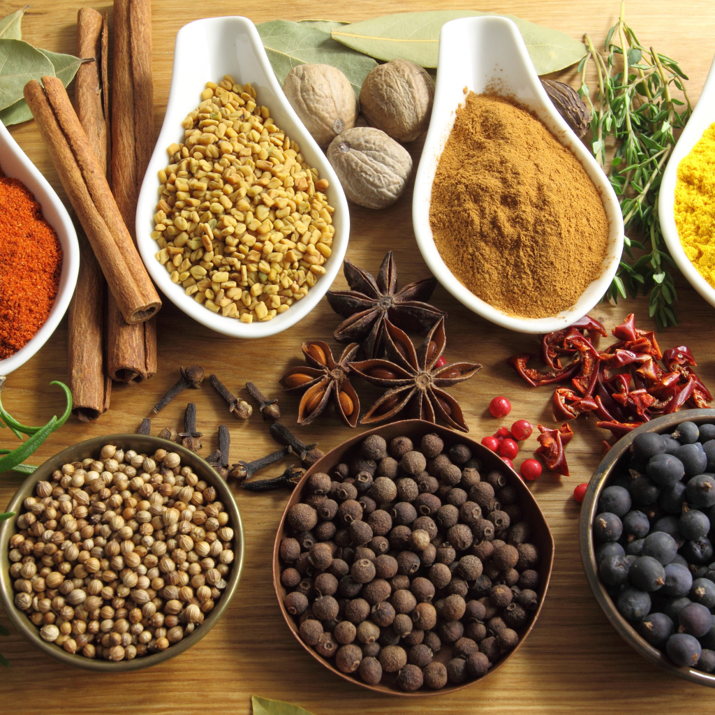 Плошки с разными специями