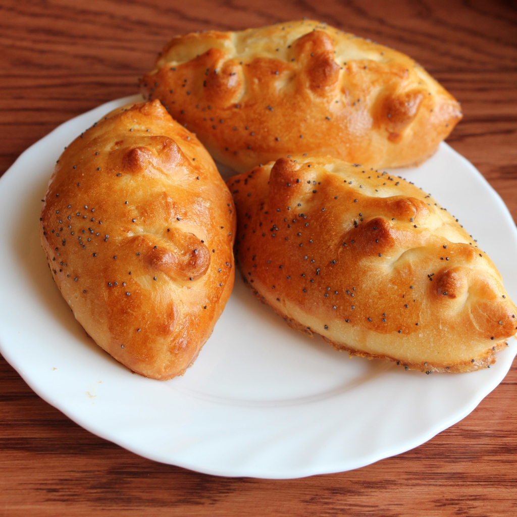 Аппетитные булки с маком