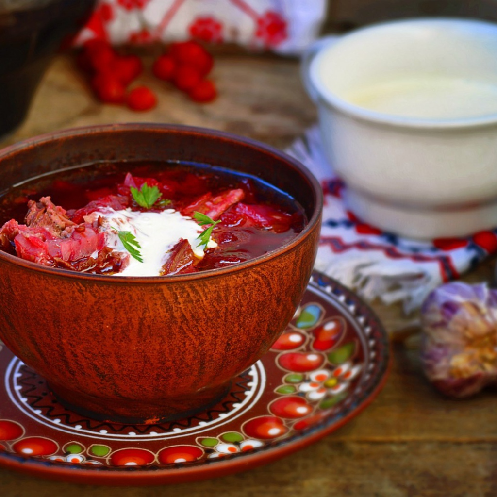 Тарелка ароматного борща