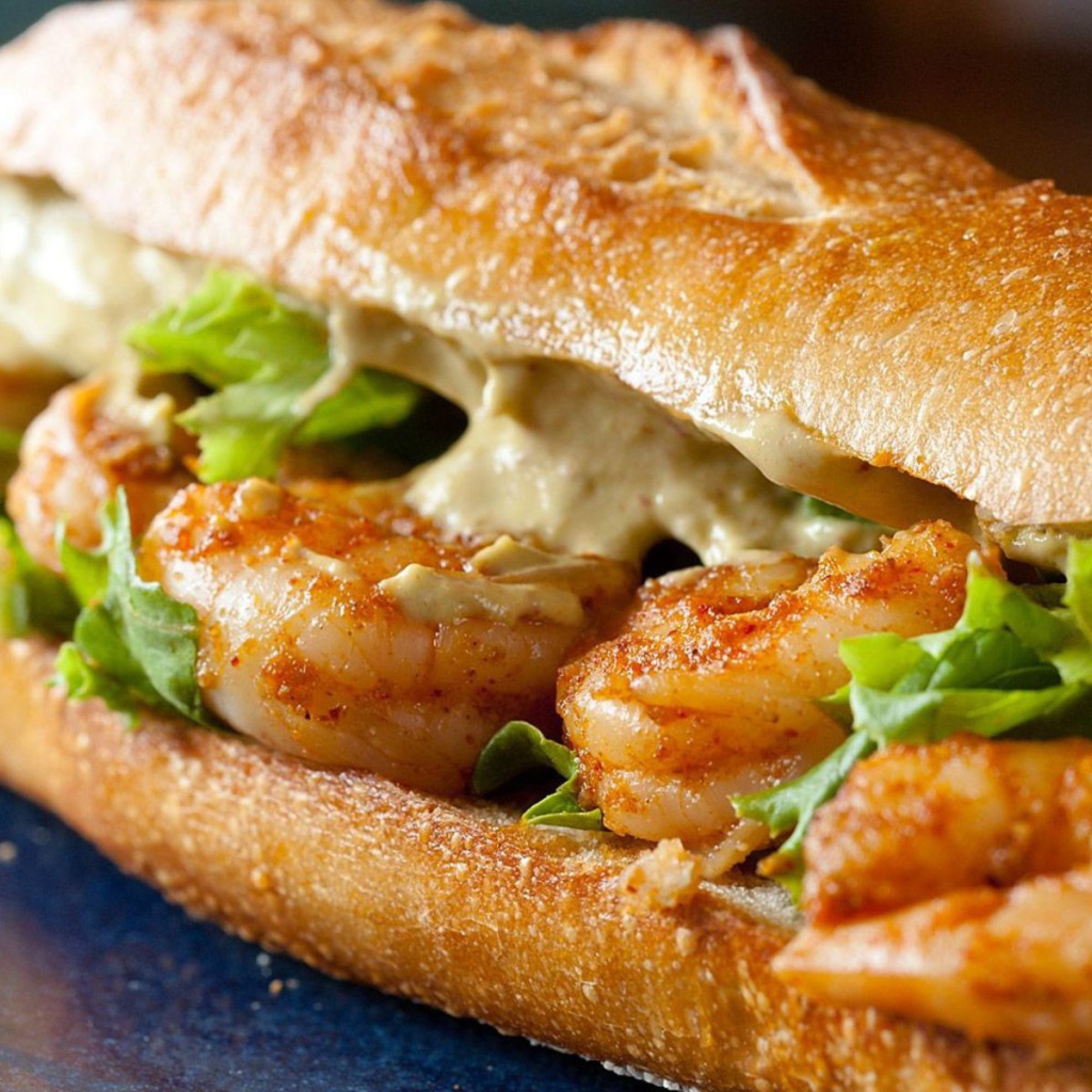 Вкусный горячий сэндвич