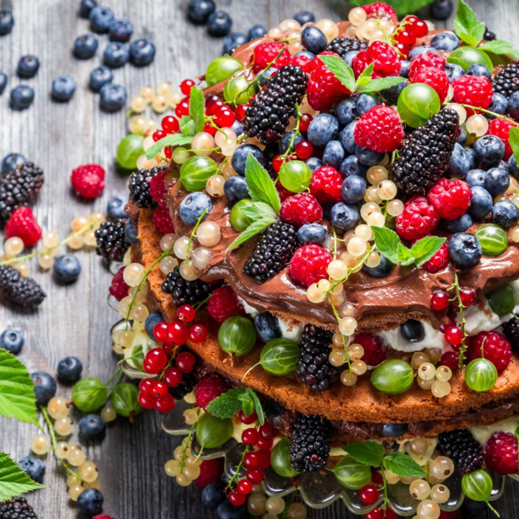Роскошный пирог с ягодами