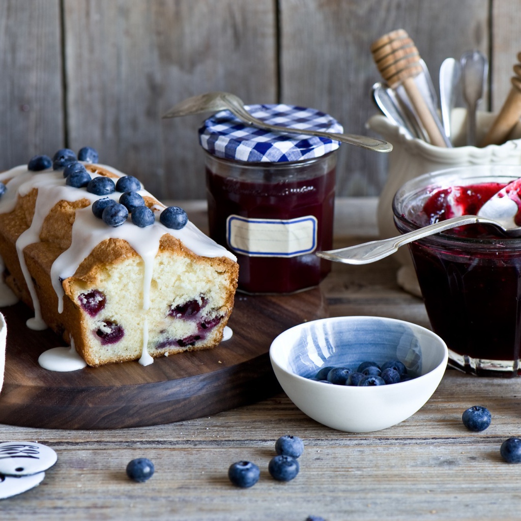 Варенье из черники и черничный кекс