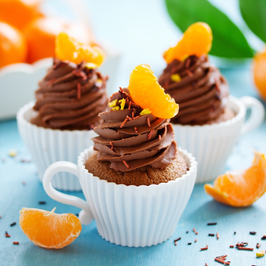Шоколадные кексы с дольками мандарина