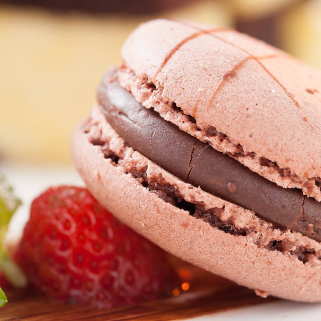 Пышное печенье на клубнике