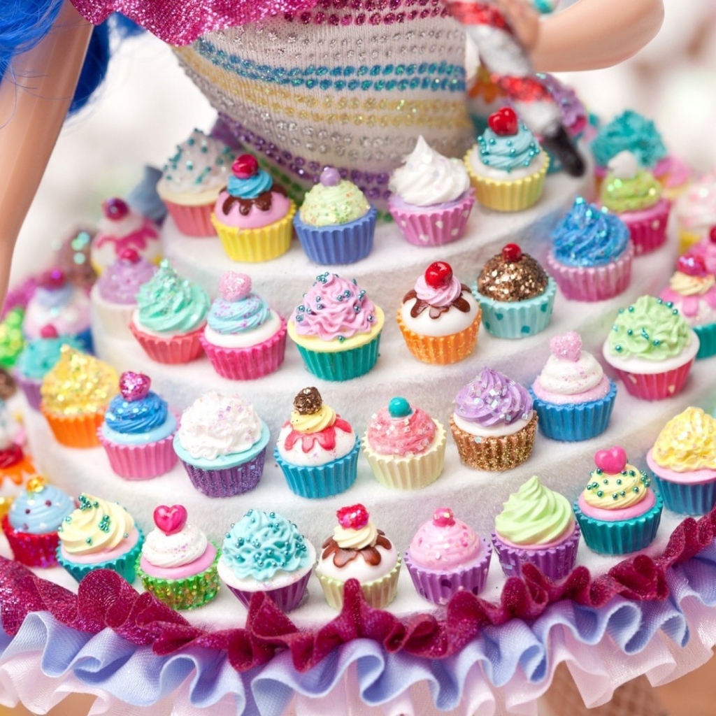 Платье из кексов