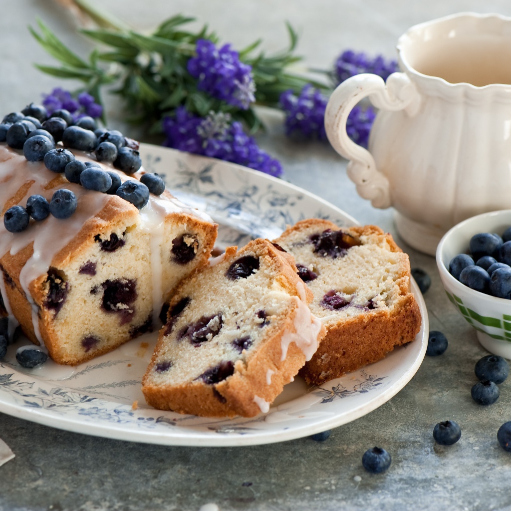 Ванильный кекс с черникой