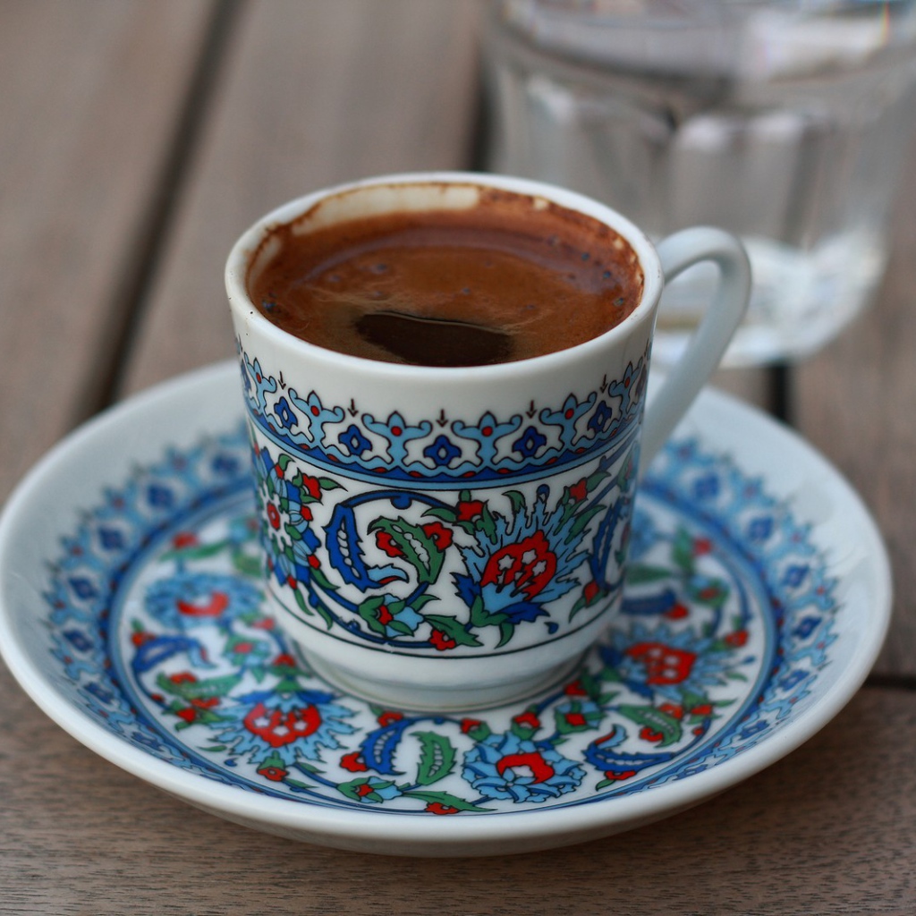 Чашка для кофе с орнаментом