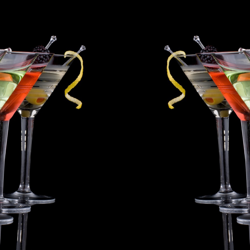 Слабоалкогольные коктейли, черный фон