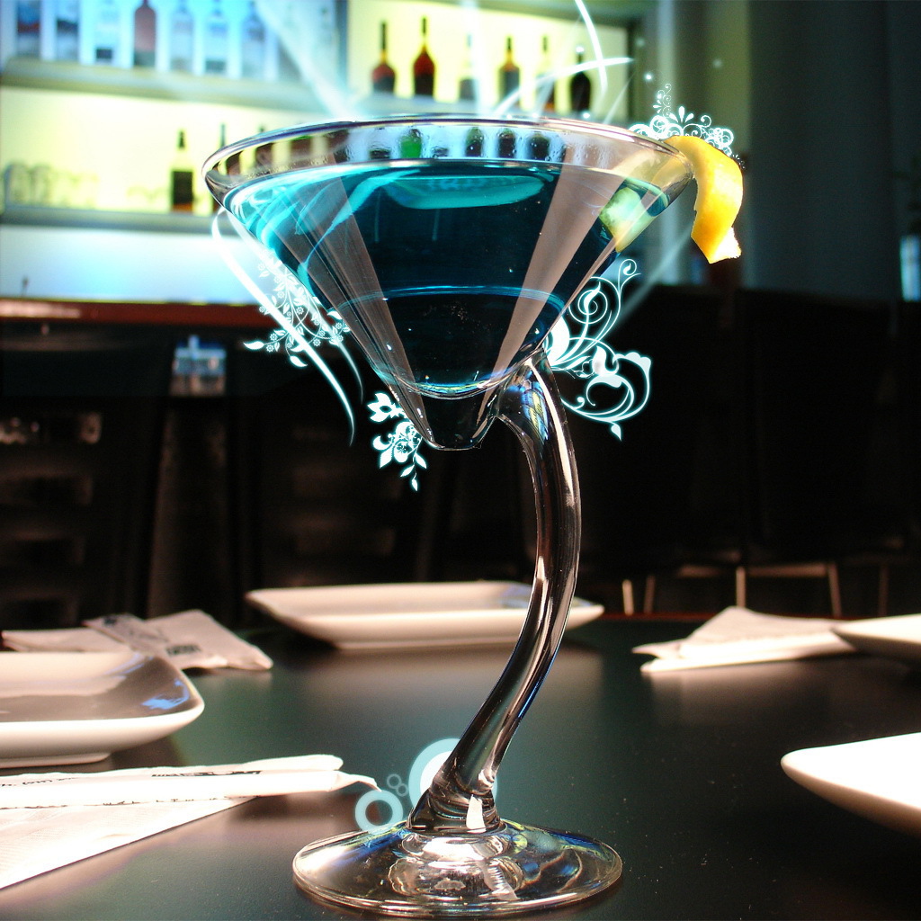 Причудливый бокал