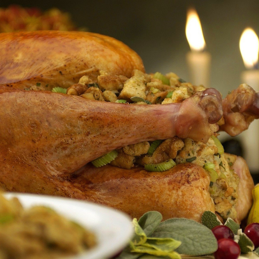 Запеченная фаршированная курица