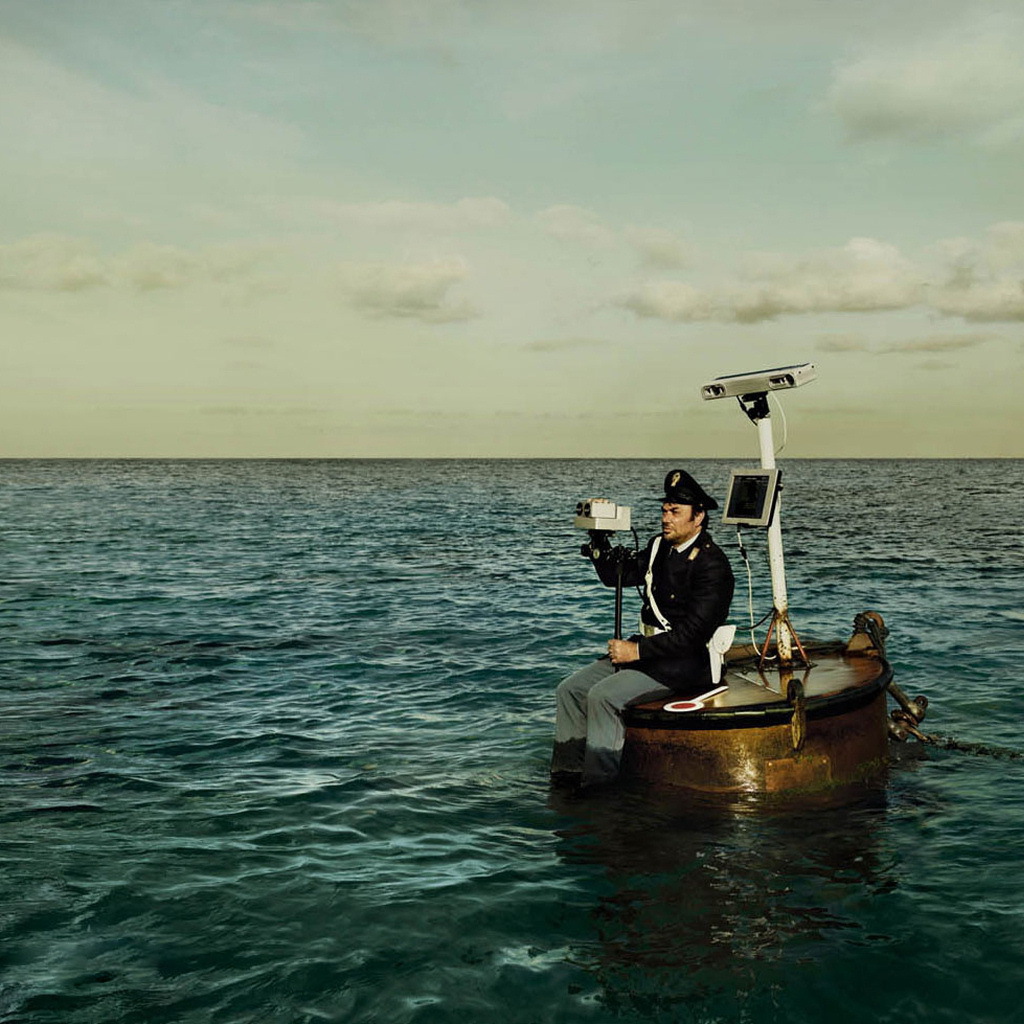 Капитан на трубе корабля