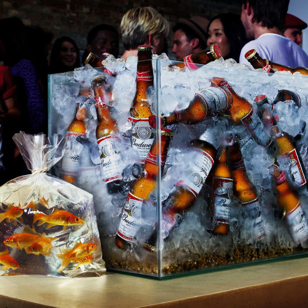 Бутылки в аквариуме