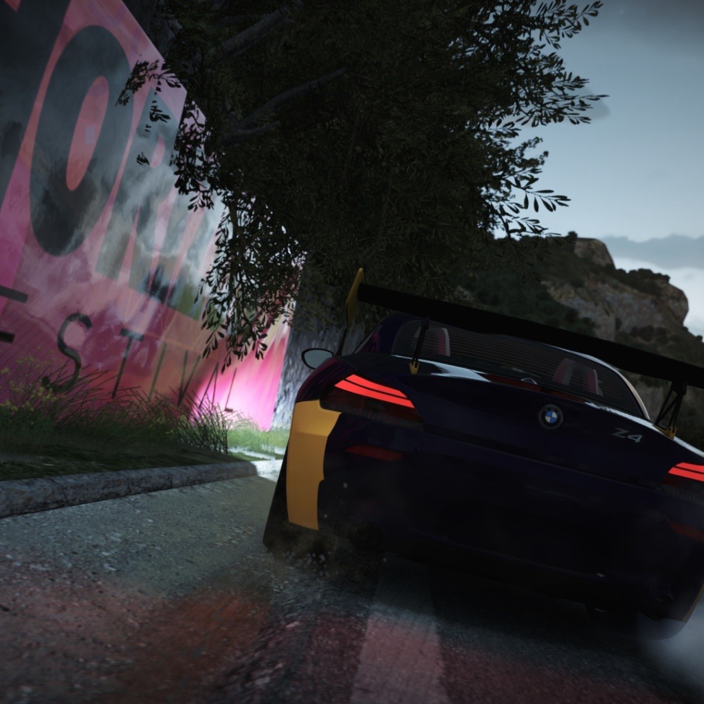 Гоночный БМВ в игре Forza Horizon 2