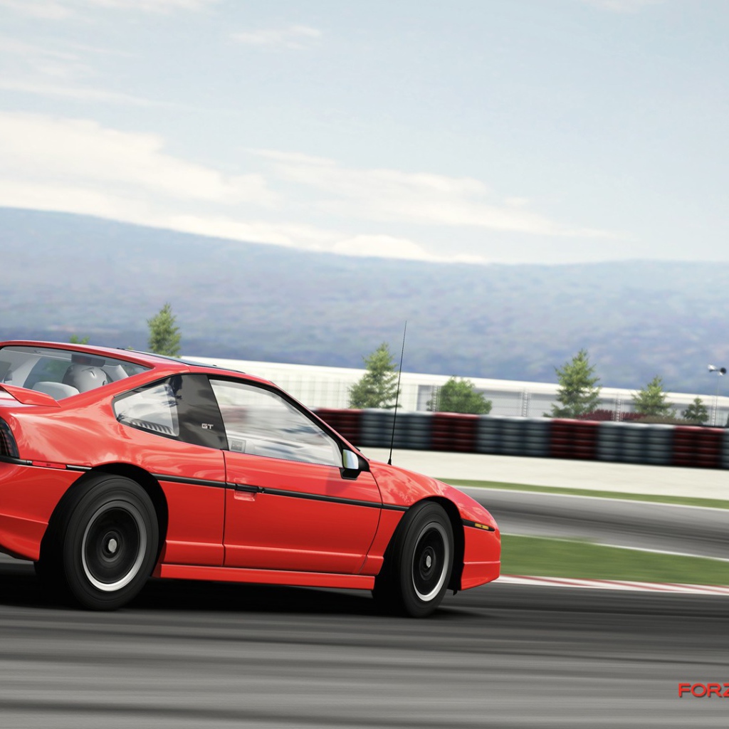 Красный автомобиль в игре Forza Motorsport