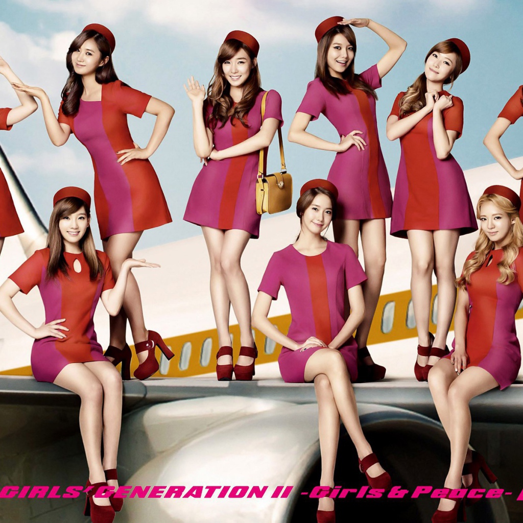 Певицы из Girls’ Generation в форме стюардесс