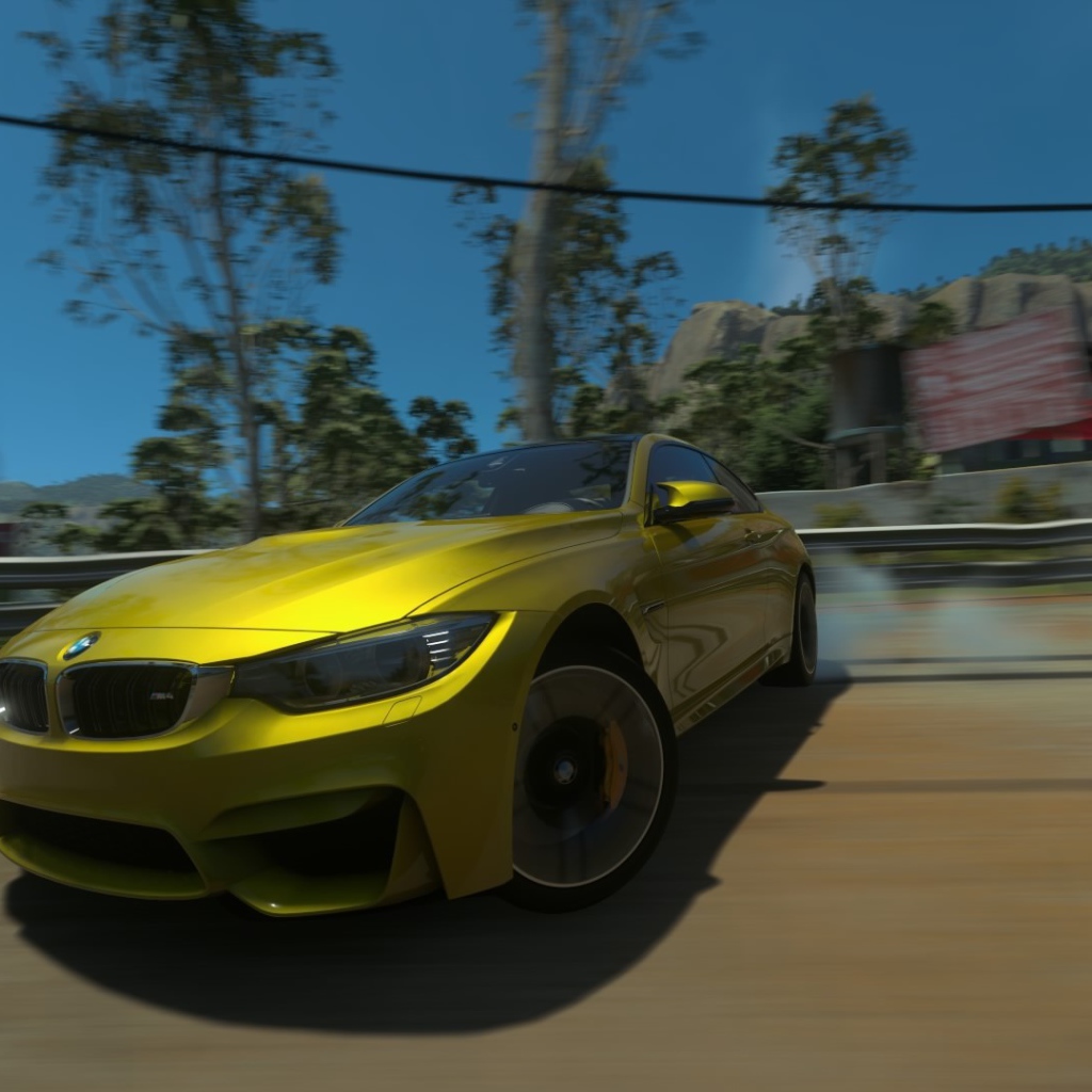 Желтый БМВ в игре Driveclub