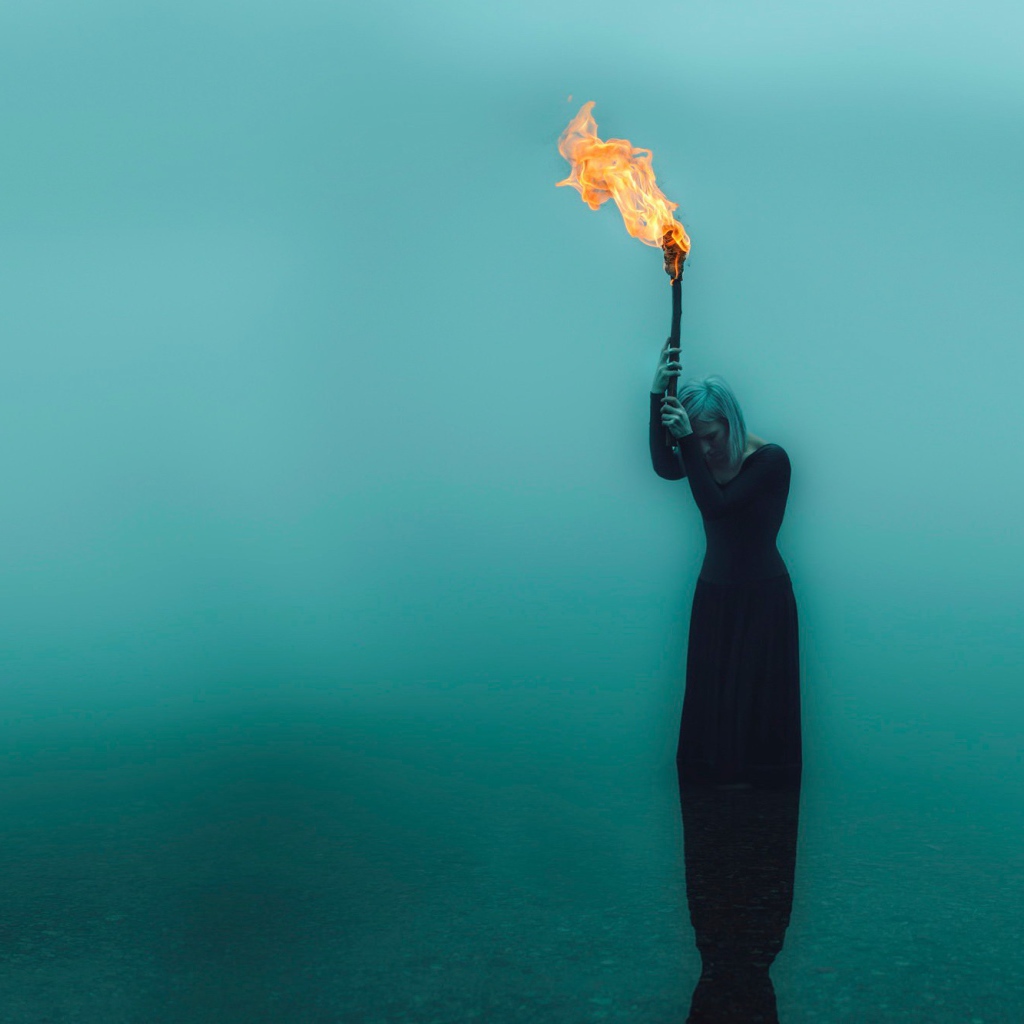Женщина с факелом
