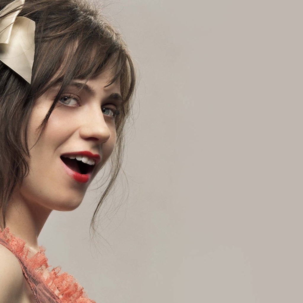 Красивая девушка Зоуи Дешанель