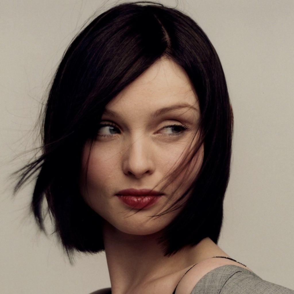 Красивая женщина Софи Эллис-Бекстор