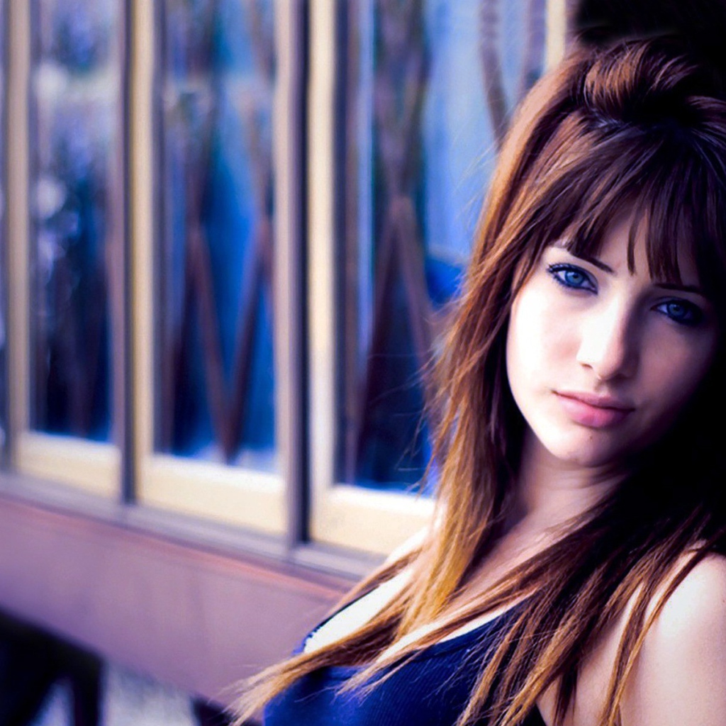 Голубоглазая шатенка Сьюзен Коффи