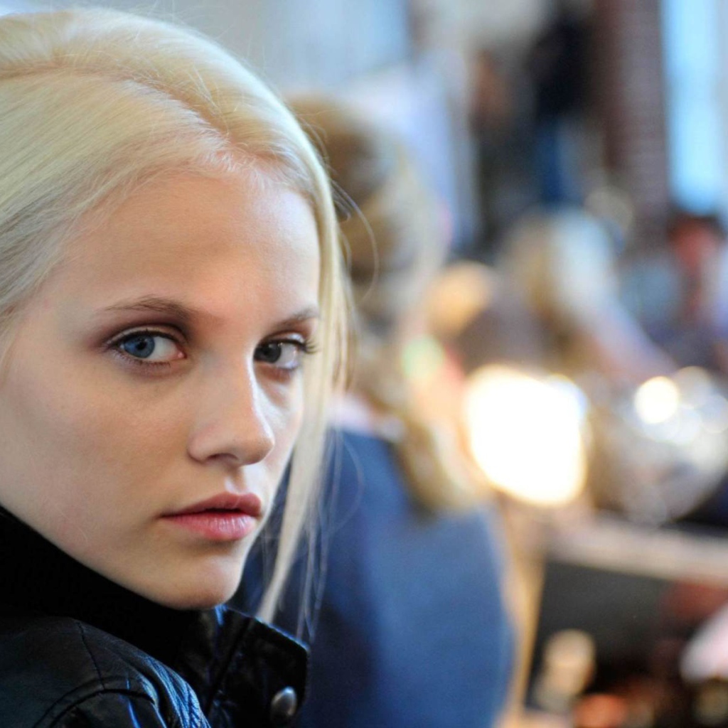 Блондинка модель Гинта Лупина