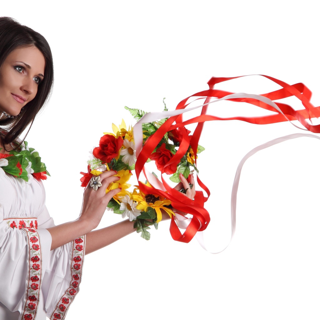 Девушка в традиционном польском наряде