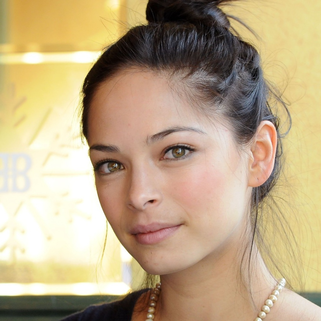 Ожерелье на шее Кристин Кройк