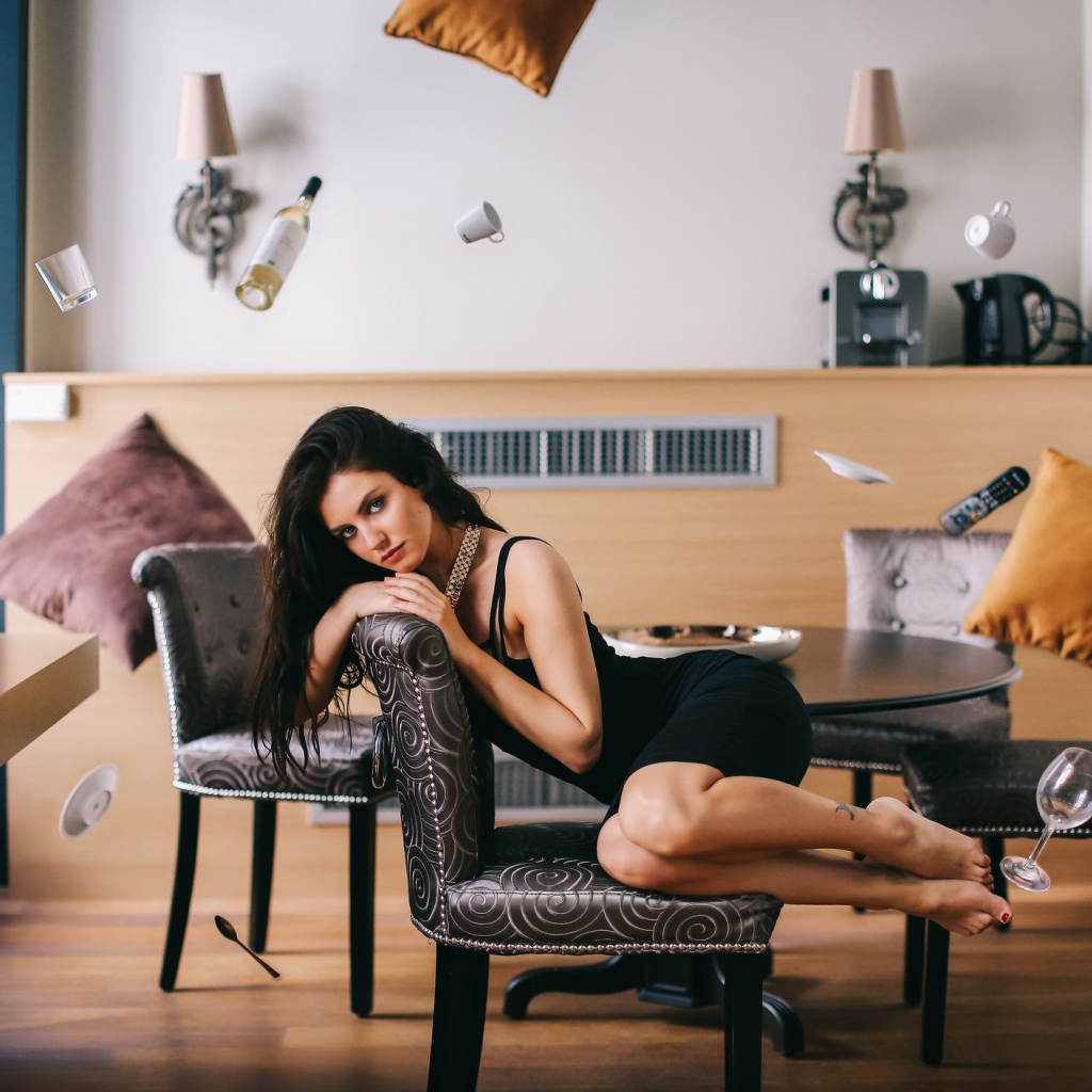 Красивая модель Aurela Skandaj