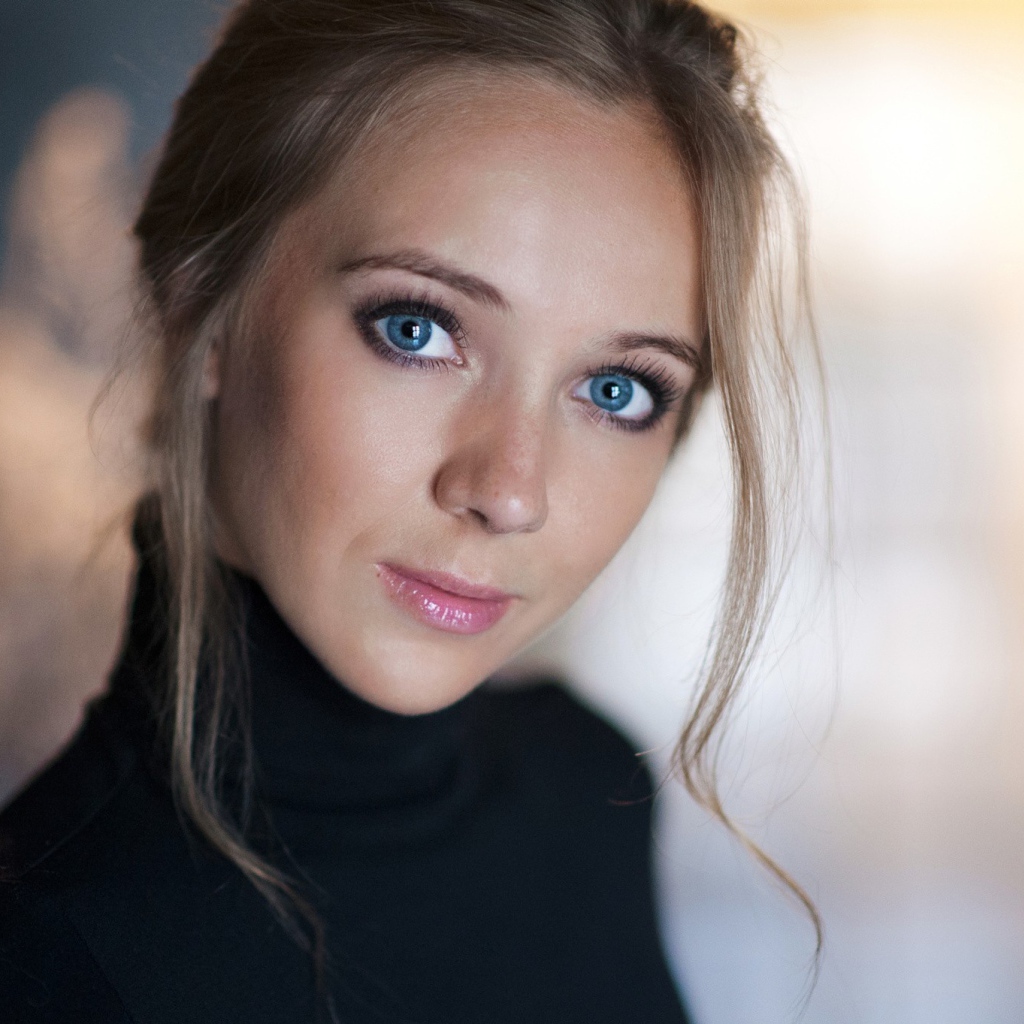 Голубоглазая модель Даша Шовкопляс