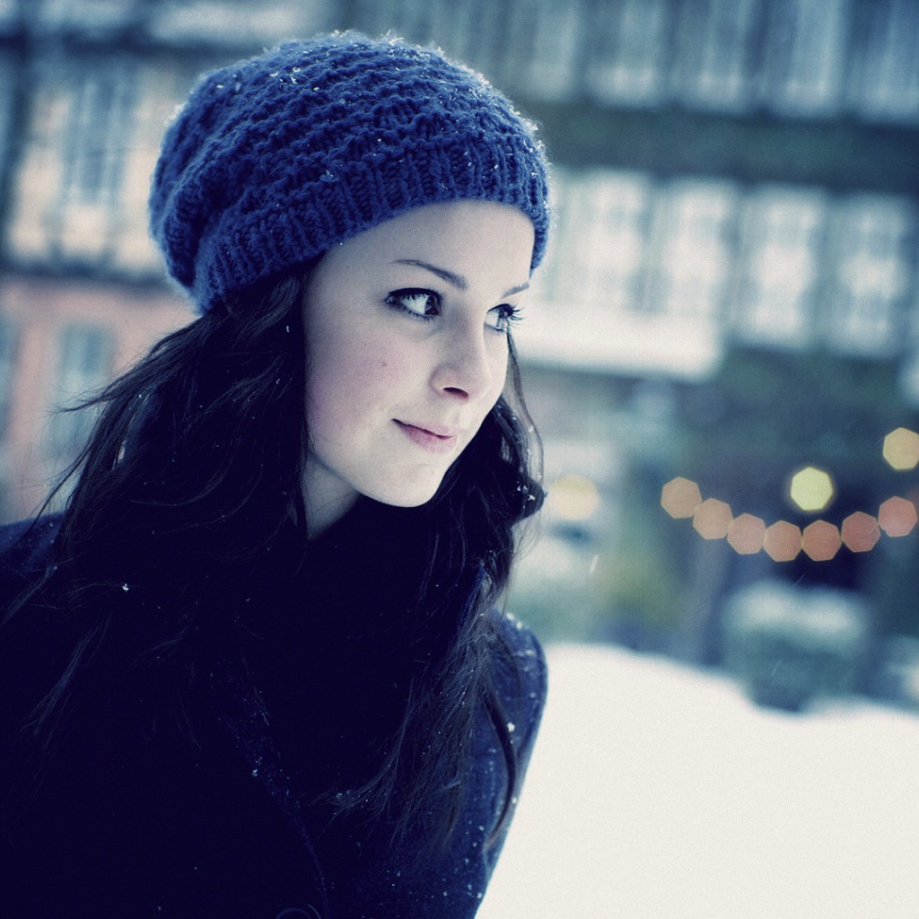Девушка в шапке Лена Майер-Ландрут