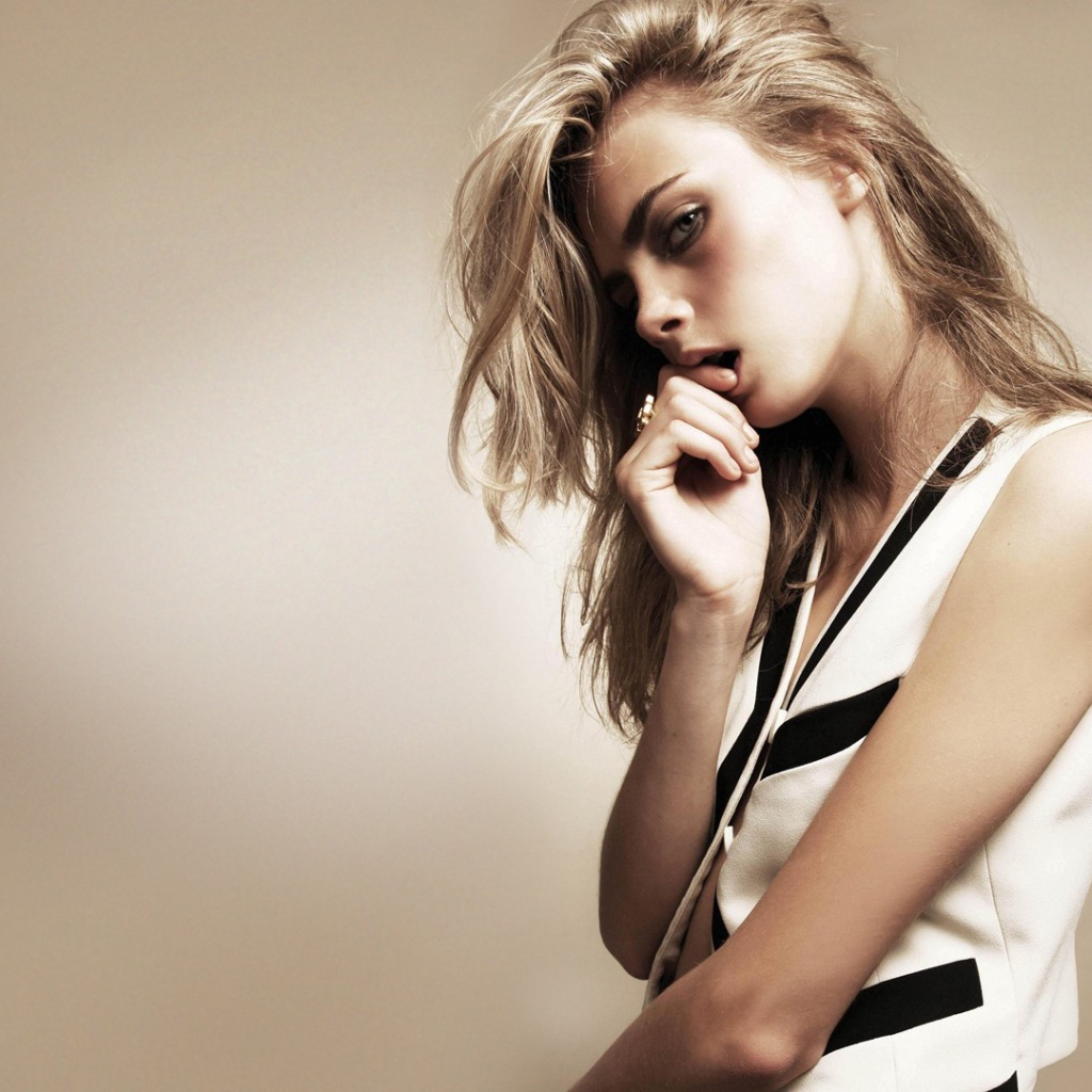 Топ модель Кара Делевинь