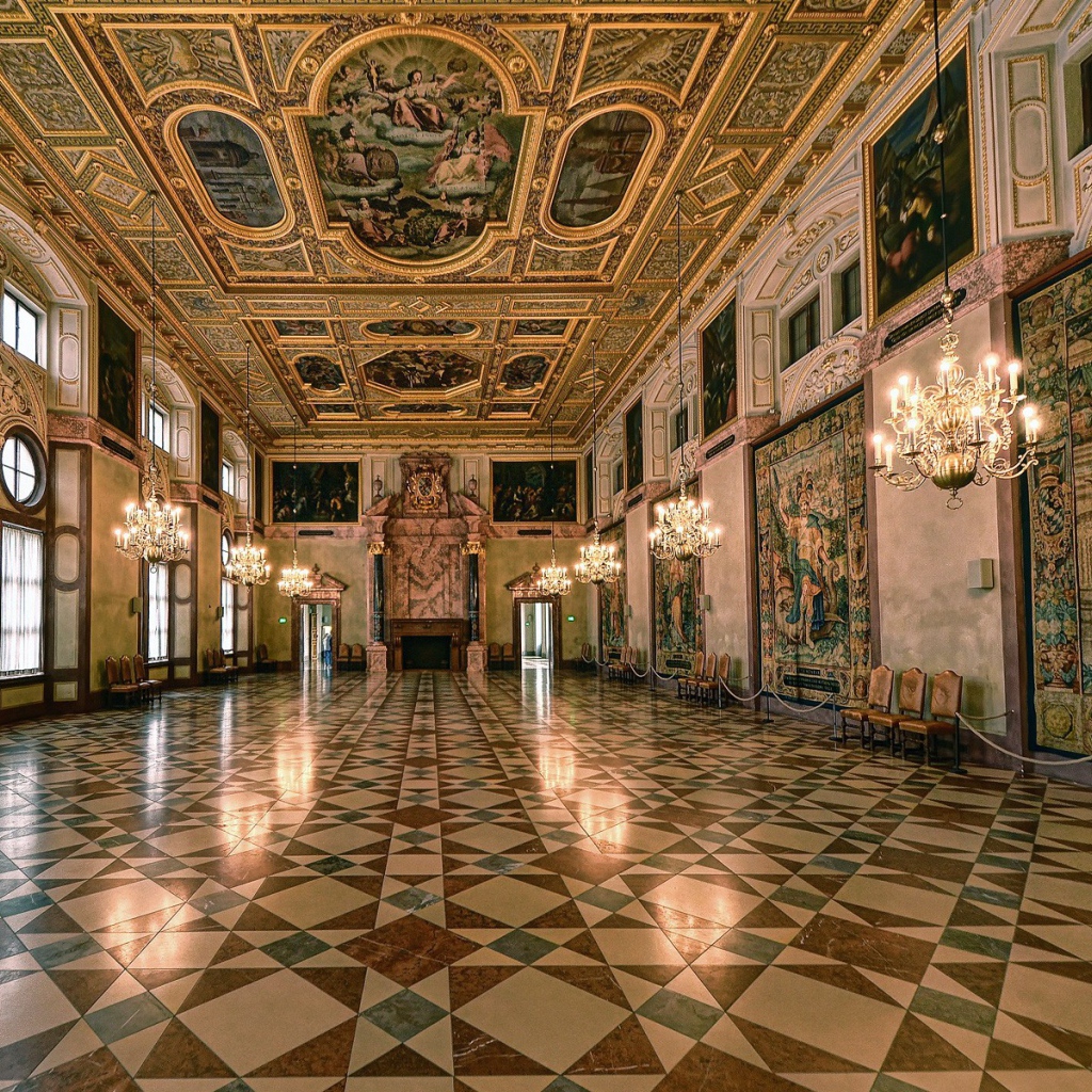 Интерьер зала в роскошном дворце