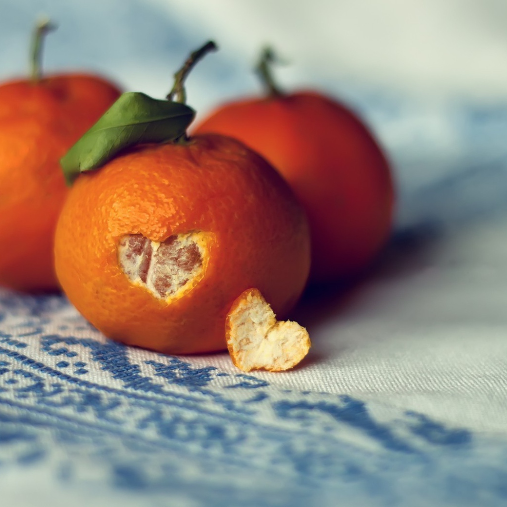 Сердце в кожуре апельсина