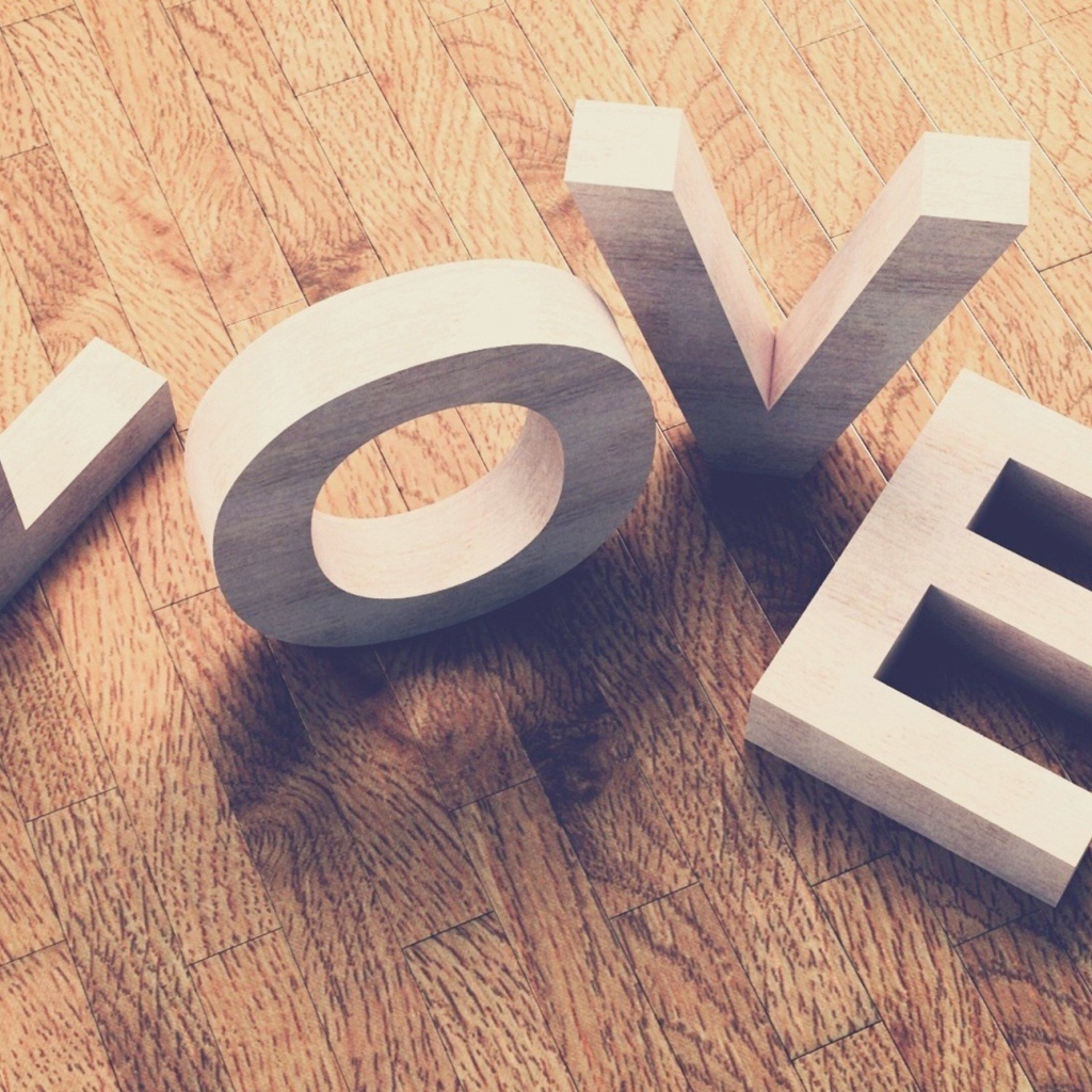 Буквы Любовь на паркете